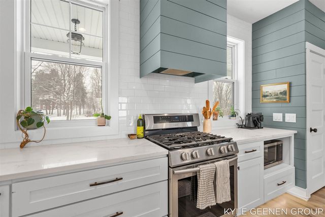312 48th Avenue, Zeeland, MI 49464