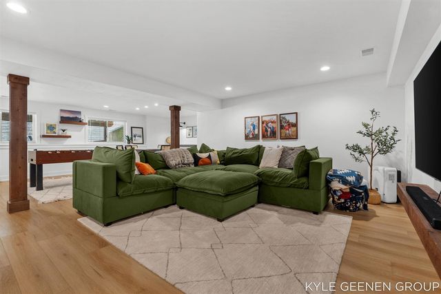 312 48th Avenue, Zeeland, MI 49464
