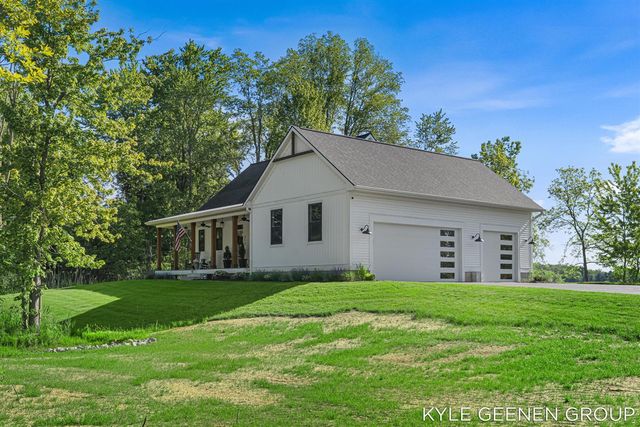 312 48th Avenue, Zeeland, MI 49464