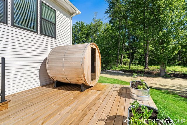 312 48th Avenue, Zeeland, MI 49464
