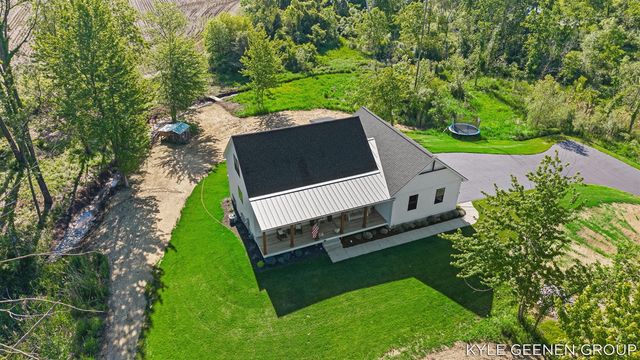 312 48th Avenue, Zeeland, MI 49464