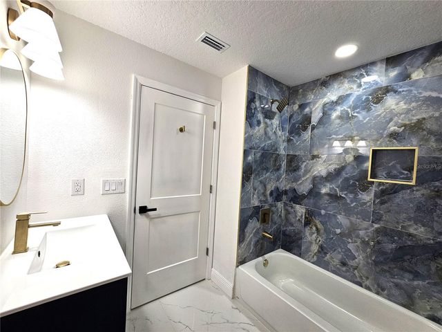 21033 MARKET STREET, Dade City, FL 33523