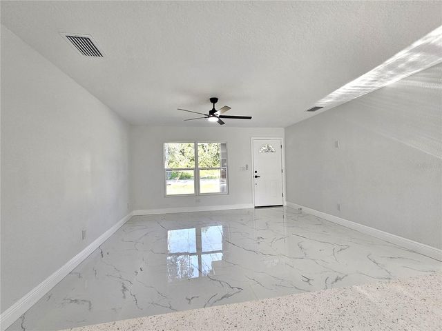 21033 MARKET STREET, Dade City, FL 33523