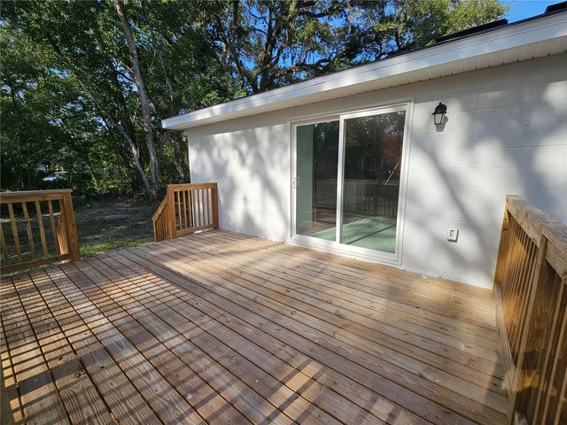 21033 MARKET STREET, Dade City, FL 33523