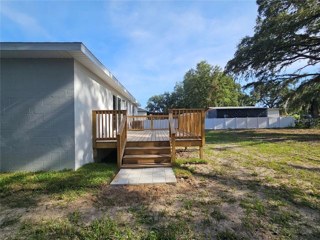 21033 MARKET STREET, Dade City, FL 33523