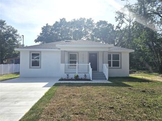 21033 MARKET STREET, Dade City, FL 33523
