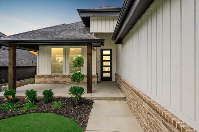 8213 NW 152nd Street, Edmond, OK 73013