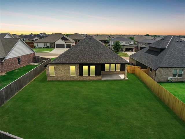8213 NW 152nd Street, Edmond, OK 73013