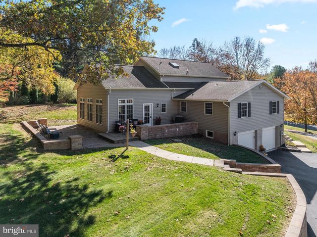 7 RICHARD WILSON DR, Coatesville, PA 19320