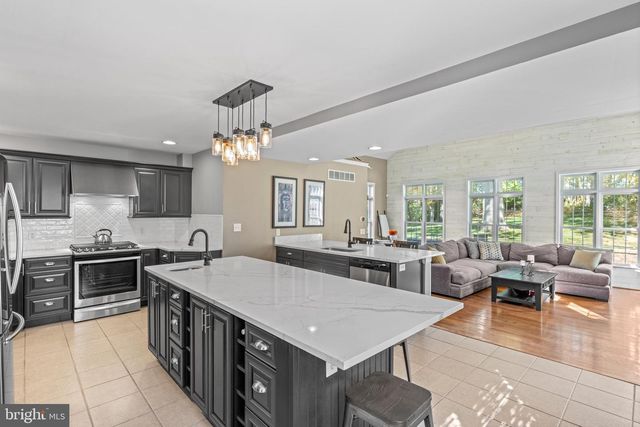 7 RICHARD WILSON DR, Coatesville, PA 19320