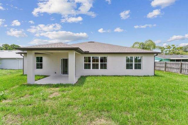 1611 SE Minorca Avenue, Port St. Lucie, FL 34952
