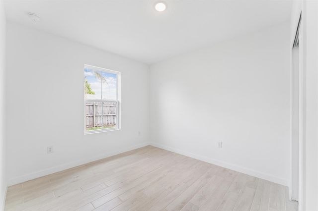 1611 SE Minorca Avenue, Port St. Lucie, FL 34952