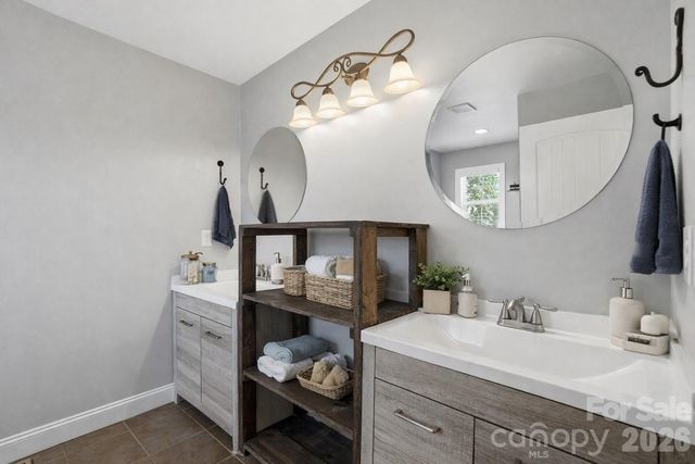 2036 Hickory Hills Drive, Denver, NC 28037