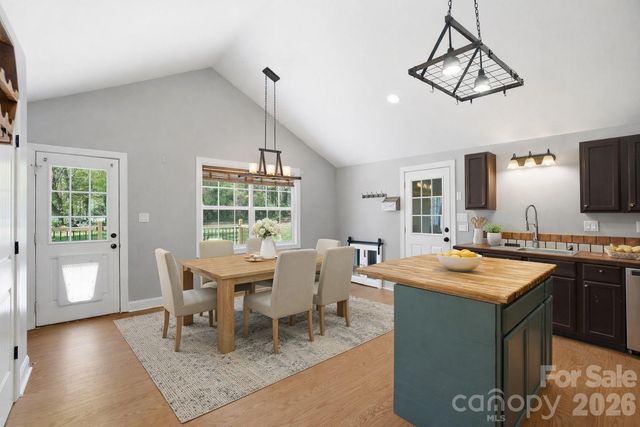 2036 Hickory Hills Drive, Denver, NC 28037