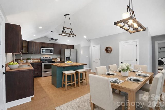 2036 Hickory Hills Drive, Denver, NC 28037