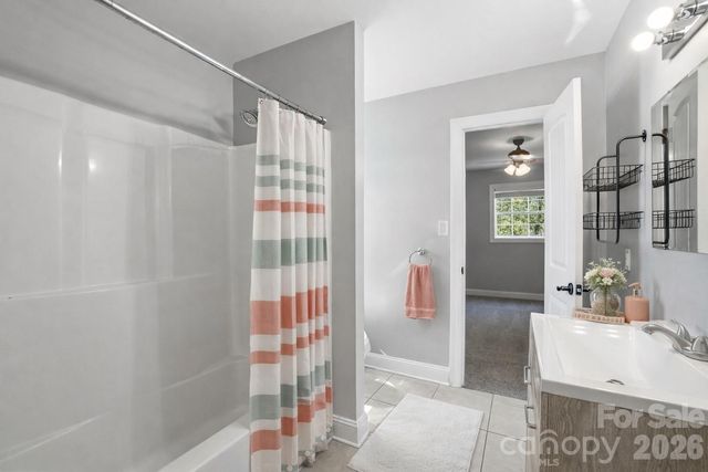 2036 Hickory Hills Drive, Denver, NC 28037