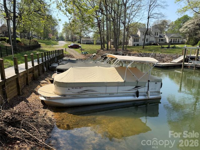 2036 Hickory Hills Drive, Denver, NC 28037