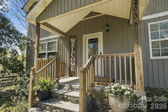 2036 Hickory Hills Drive, Denver, NC 28037