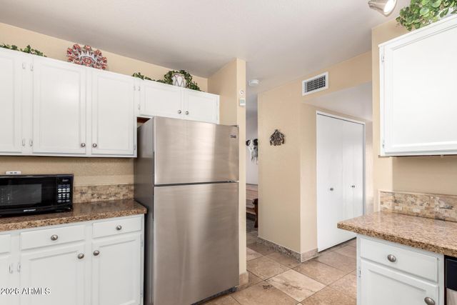 630 E JENSEN Street 116, Mesa, AZ 85203