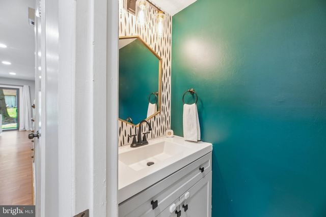 3708-B STEPPES CT, Falls Church, VA 22041