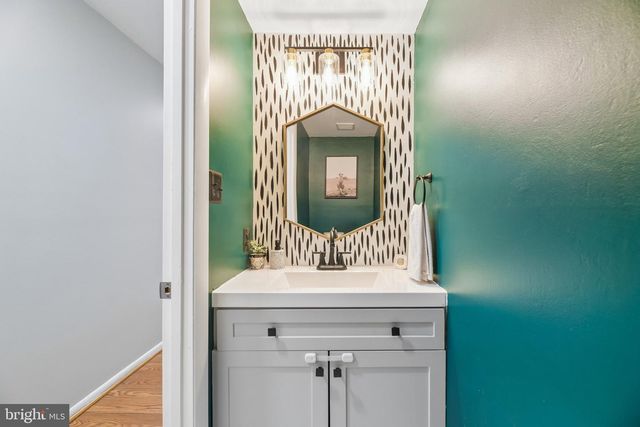 3708-B STEPPES CT, Falls Church, VA 22041