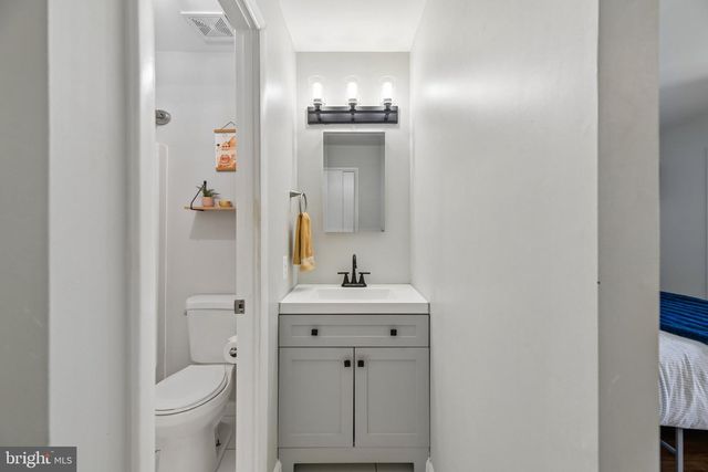 3708-B STEPPES CT, Falls Church, VA 22041