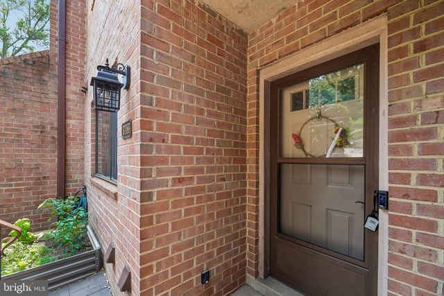 3708-B STEPPES CT, Falls Church, VA 22041