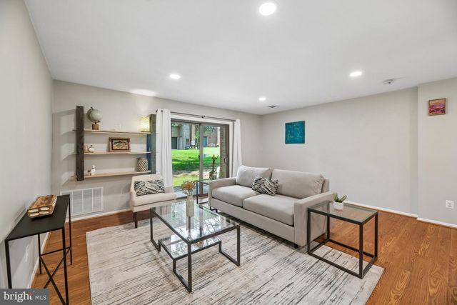 3708-B STEPPES CT, Falls Church, VA 22041