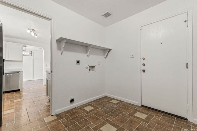 2331 PADDLE CRK, San Antonio, TX 78245