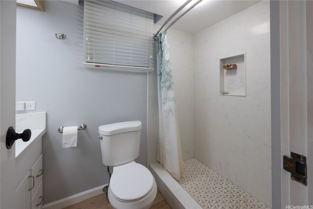 512 Iolani Avenue 202, Honolulu, HI 96813