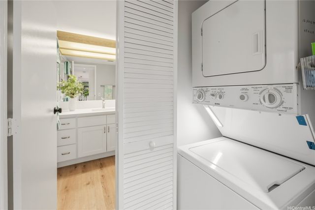 512 Iolani Avenue 202, Honolulu, HI 96813