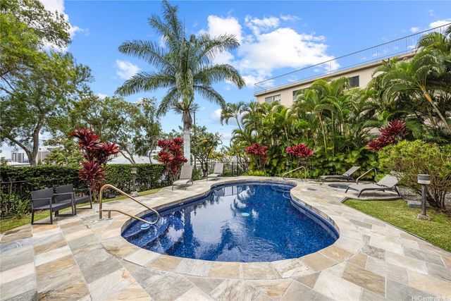 512 Iolani Avenue 202, Honolulu, HI 96813