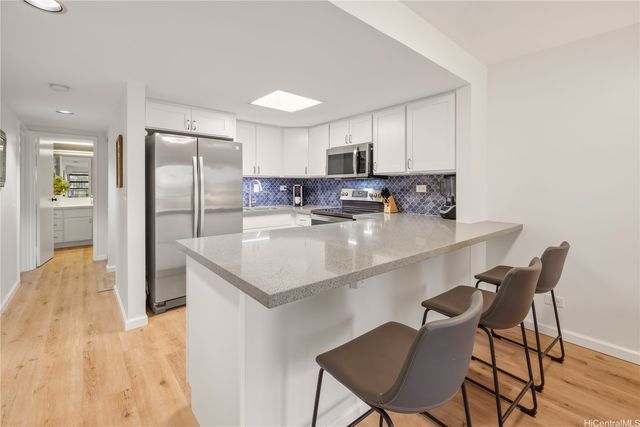 512 Iolani Avenue 202, Honolulu, HI 96813