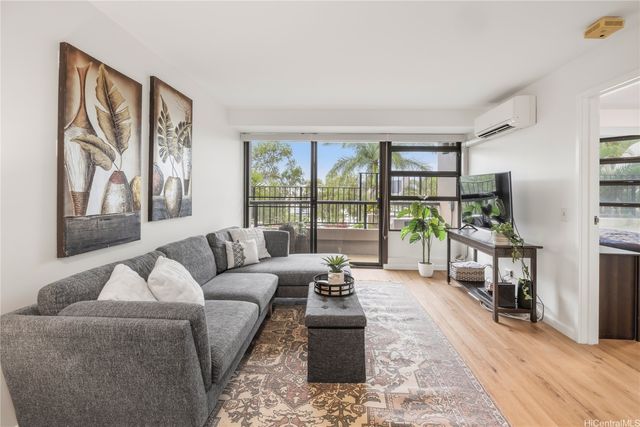 512 Iolani Avenue 202, Honolulu, HI 96813