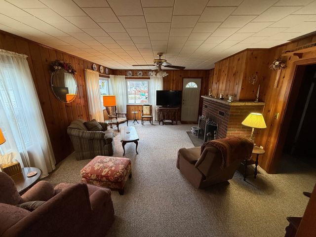 12090 MIDWAY Drive, Conneaut Lake, PA 16316