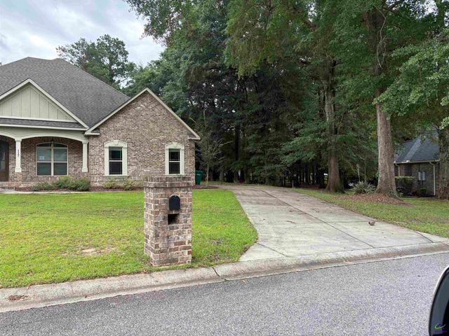 117 Waters Edge Ct., Kathleen, GA 31047