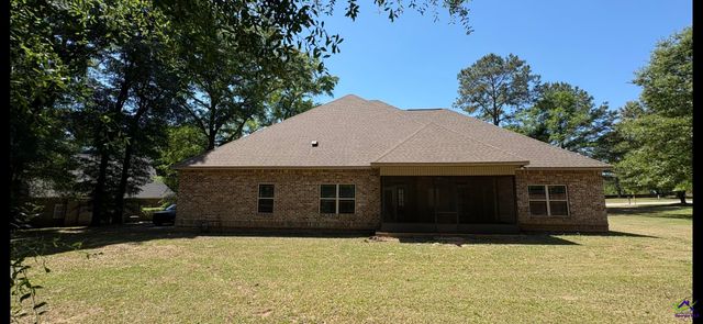 117 Waters Edge Ct., Kathleen, GA 31047