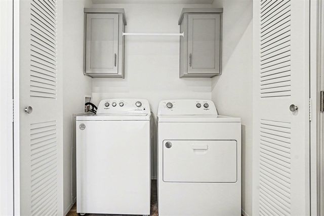 1283 E Ellis Road 14, Norton Shores, MI 49441