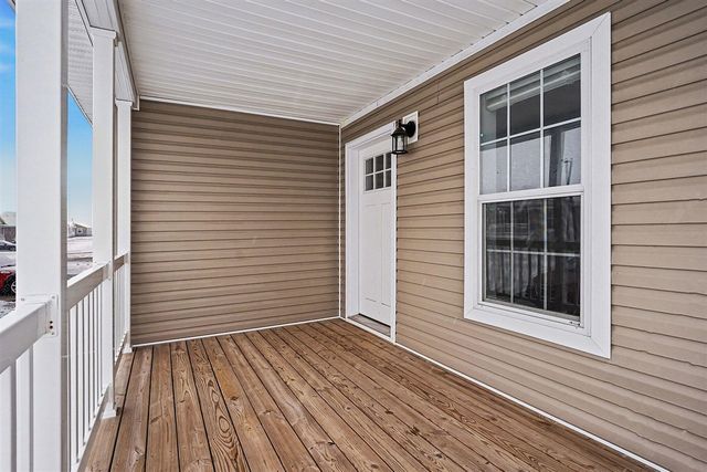 1283 E Ellis Road 14, Norton Shores, MI 49441