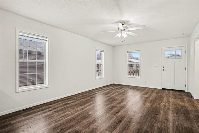 1283 E Ellis Road 14, Norton Shores, MI 49441