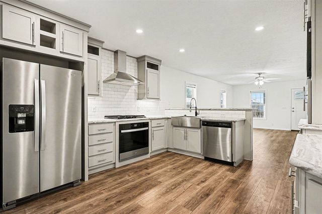 1283 E Ellis Road 14, Norton Shores, MI 49441