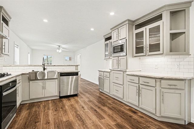 1283 E Ellis Road 14, Norton Shores, MI 49441