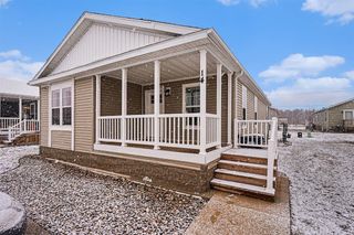 1283 E Ellis Road 14, Norton Shores, MI 49441