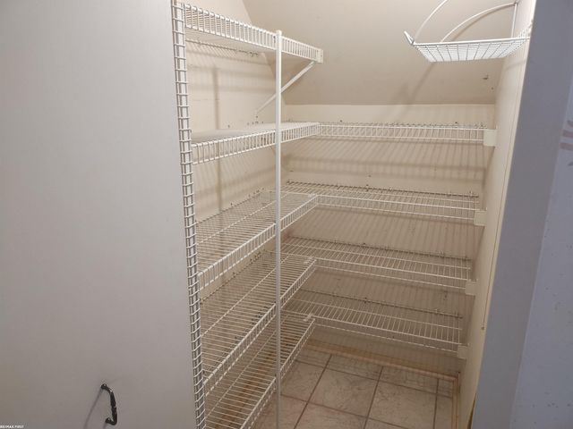 6619 Apt 102 Ridgefield Cir Street, West Bloomfield Twp, MI 48322