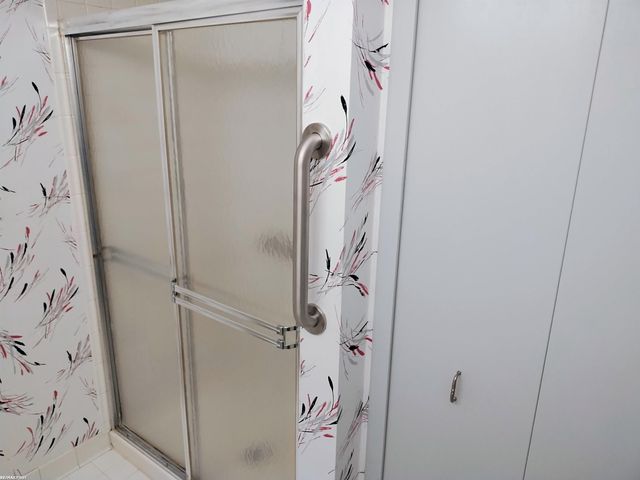 6619 Apt 102 Ridgefield Cir Street, West Bloomfield Twp, MI 48322