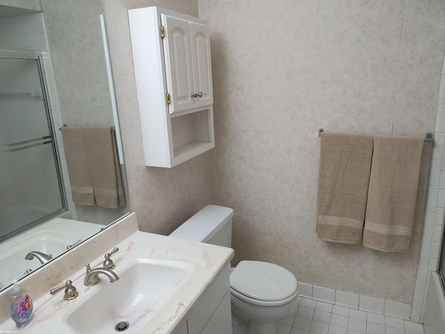 6619 Apt 102 Ridgefield Cir Street, West Bloomfield Twp, MI 48322