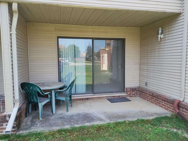 6619 Apt 102 Ridgefield Cir Street, West Bloomfield Twp, MI 48322