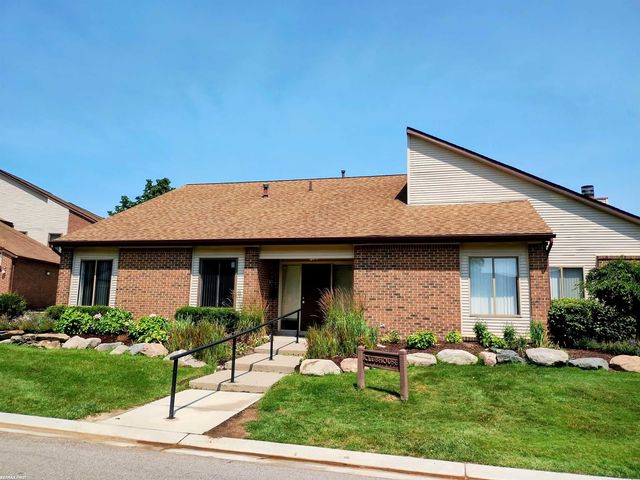 6619 Apt 102 Ridgefield Cir Street, West Bloomfield Twp, MI 48322
