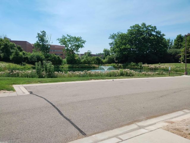 6619 Apt 102 Ridgefield Cir Street, West Bloomfield Twp, MI 48322
