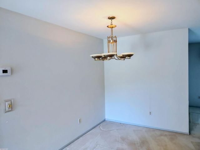 6619 Apt 102 Ridgefield Cir Street, West Bloomfield Twp, MI 48322